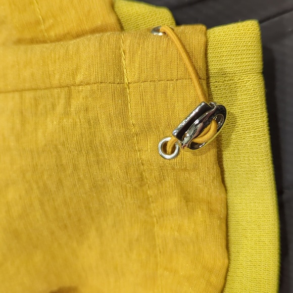 Uge Mustard color hooded zip up jacket - Picture 11 of 11